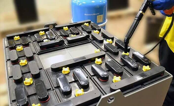 Forklift Batteries 705X429 1